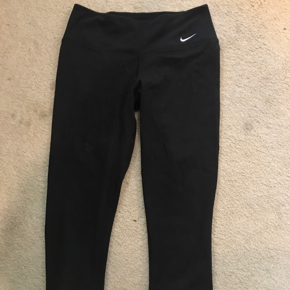NEW NIKE cropped leggings
